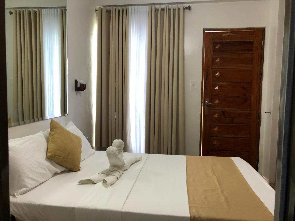 Pamana Beach Resort Caylaway Exterior photo